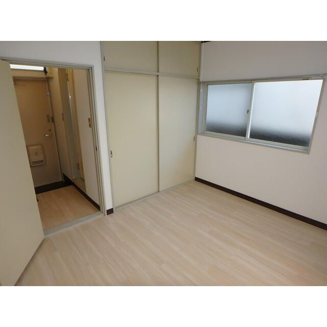 ブランメゾン成増の居間・リビング