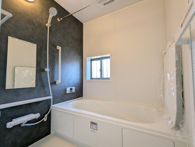 ひたちなか市平磯町5567番の浴室|足が伸ばせる浴槽で、一日の疲れを癒してください～！リラックスタイムを～