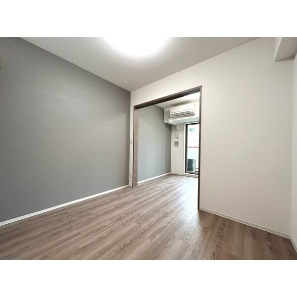 ルネフラッツ今池駅前Southの居間・リビング