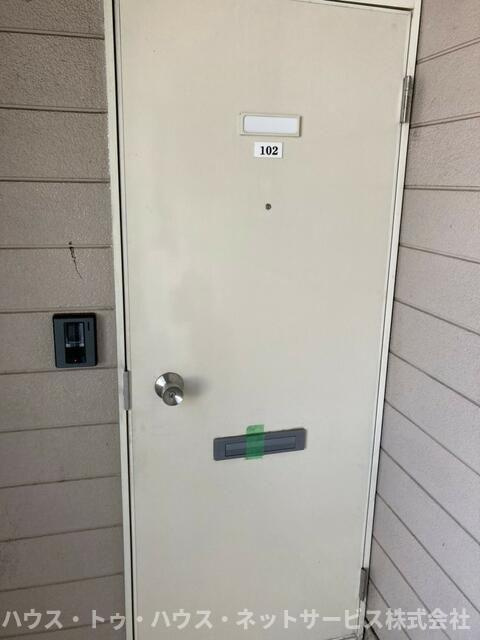 アドミナル２号棟のエントランス