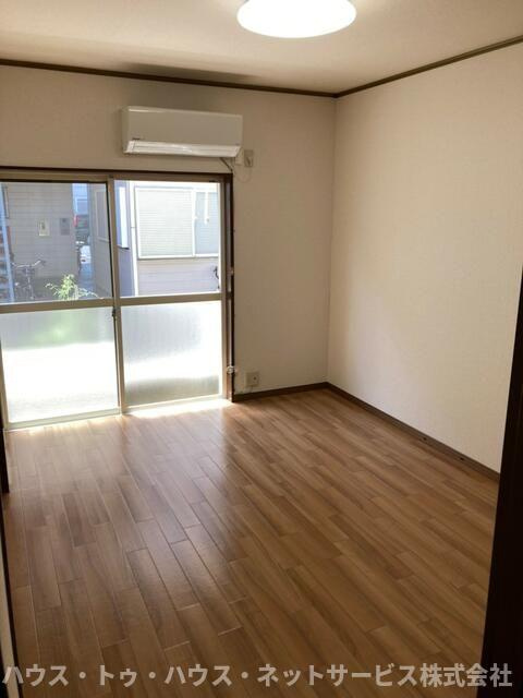 アドミナル２号棟の居間・リビング