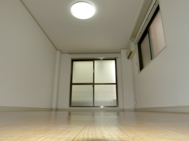 サンシティ１の居間・リビング|居室1