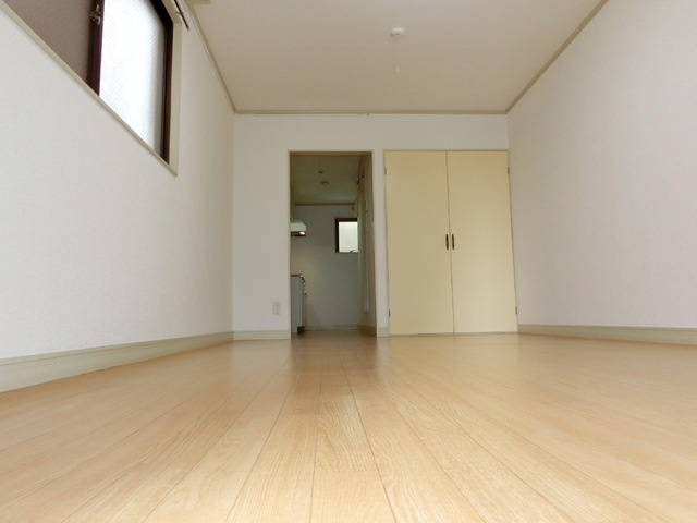 サンシティ１の居間・リビング|居室2