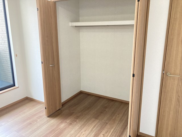 ハートフルタウン渋川市石原348番　C号棟の収納|2階洋室2収納です