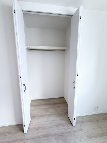 ハートフルタウン渋川市石原348番　C号棟の収納|2階洋室3収納です