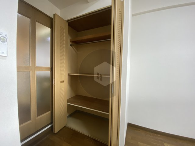 グランドオーク高井田の収納