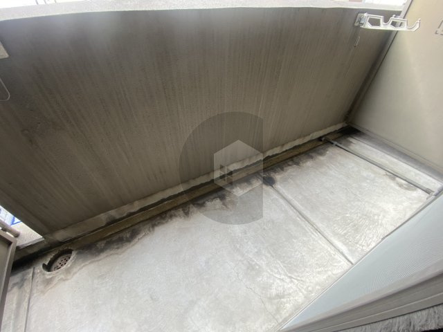 グランドオーク高井田のバルコニー