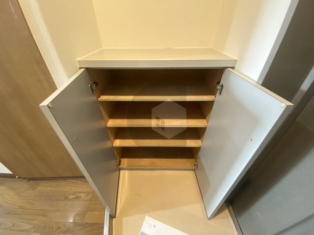 グランドオーク高井田の収納