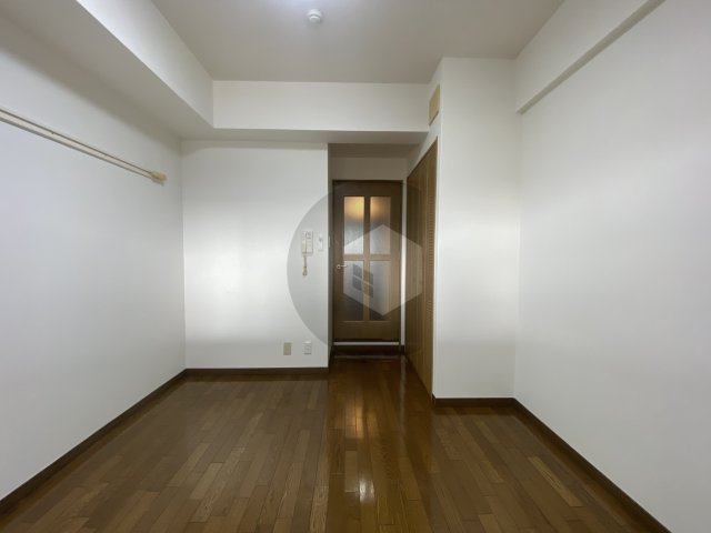 グランドオーク高井田の洋室