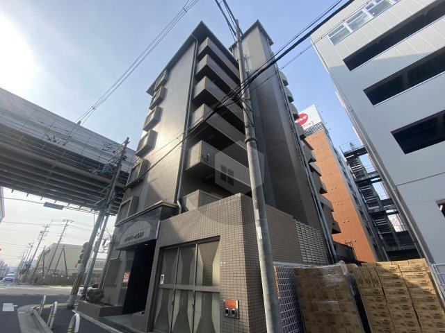 グランドオーク高井田の外観