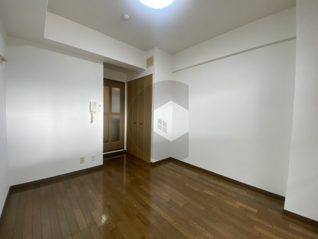 グランドオーク高井田の居間・リビング