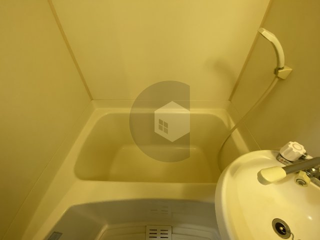 グランドオーク高井田の浴室