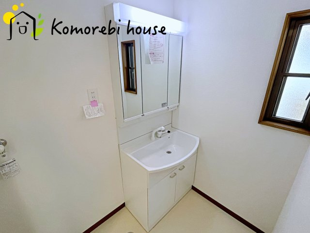 上尾市泉台2丁目　中古一戸建ての独立洗面台|独立洗面化粧台付き