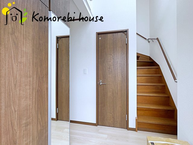 上尾市泉台2丁目　中古一戸建ての玄関|きれいな玄関です