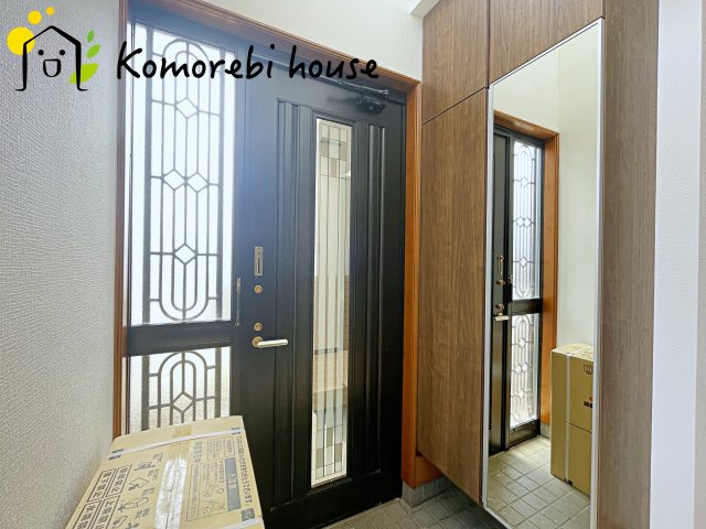 上尾市泉台2丁目　中古一戸建ての玄関|落ち着いた玄関です