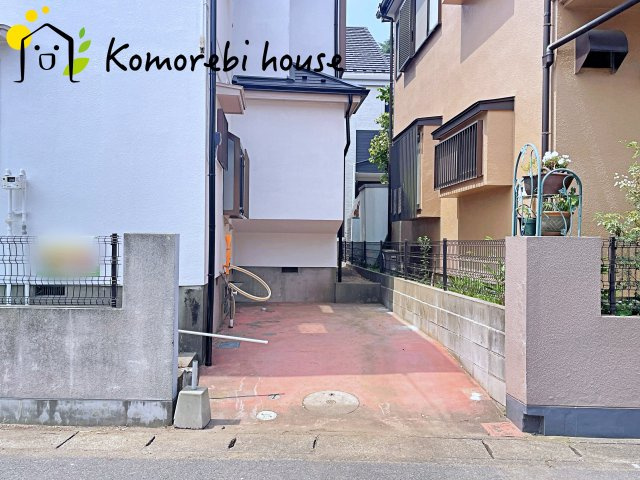 上尾市泉台2丁目　中古一戸建ての駐車場|駐車場に車を止められます