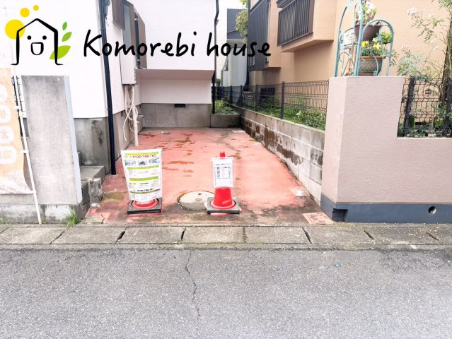 上尾市泉台2丁目　中古一戸建ての駐車場|駐車場に車を止められます