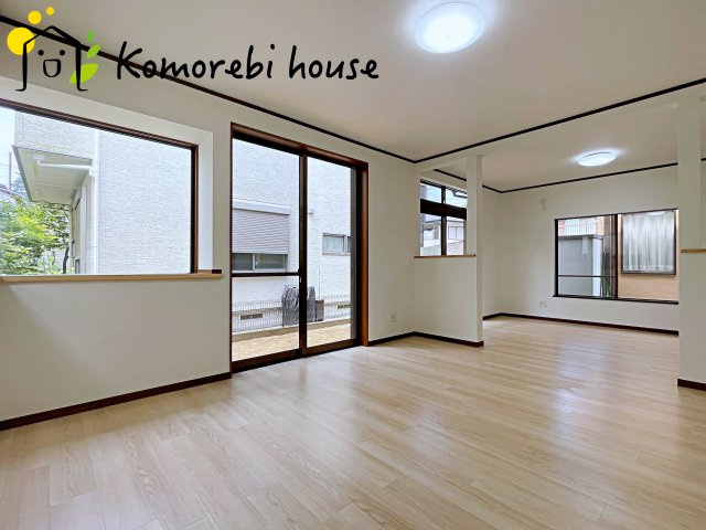 上尾市泉台2丁目　中古一戸建ての居間・リビング|ゆったりとしたリビングです