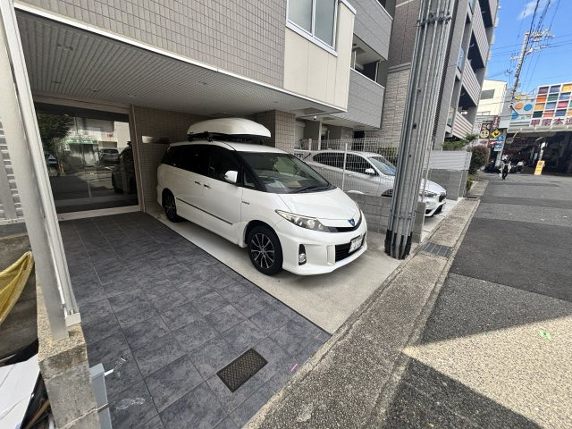 コートベルフラワーの駐車場