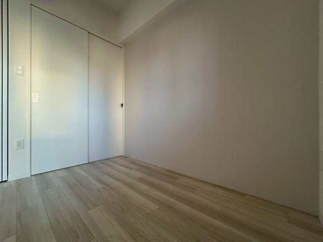 セレニテ福島アリアの洋室