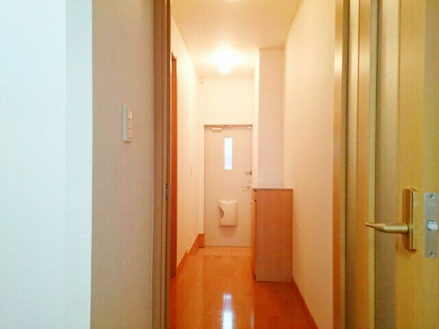 ラスタープレイスの玄関