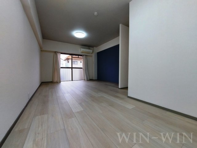 ハイライフ花中の洋室