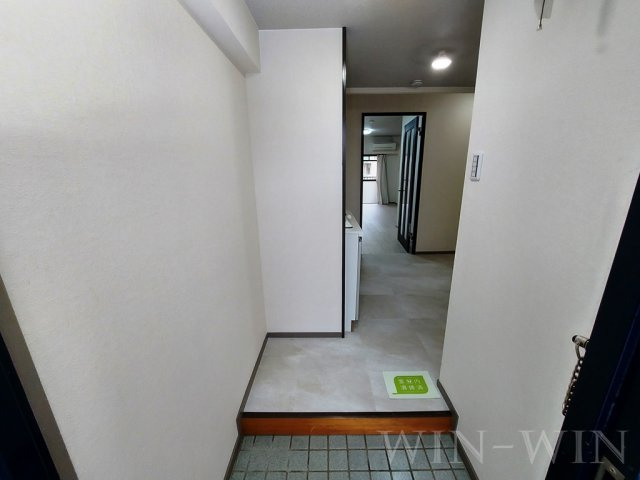 ハイライフ花中の玄関