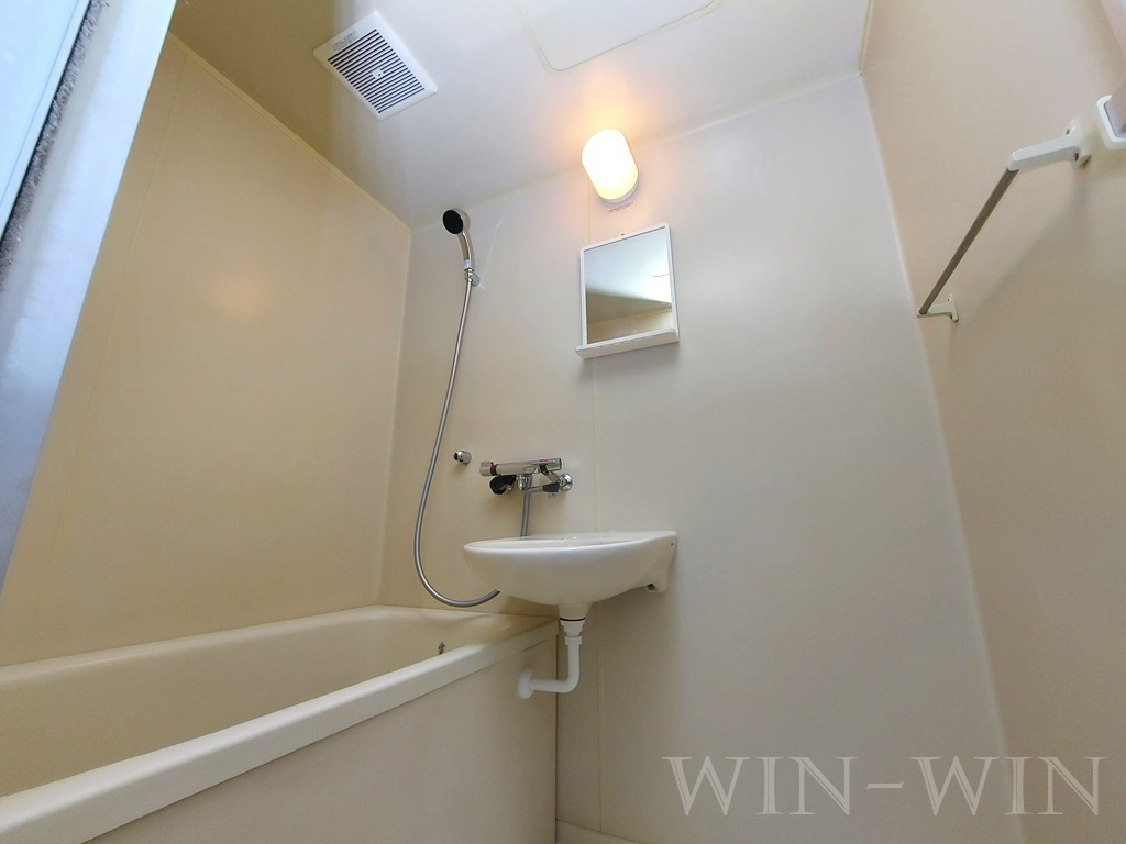 ハイライフ花中の浴室