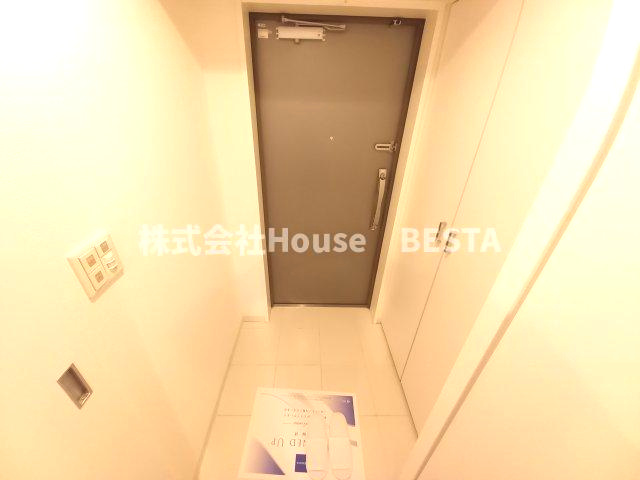 レジディア神戸磯上の玄関