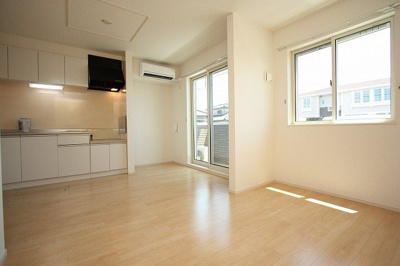 【居間・リビング】 | グランツ　ＵⅠ | ゆったり過ごせる居間です