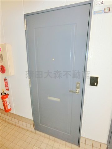 グラビス蒲田の玄関