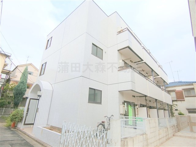 グラビス蒲田の外観|1990年2月築　鉄骨造地上3階建て　
東京都大田区中央8丁目　JR京浜東北線蒲田駅徒歩15分