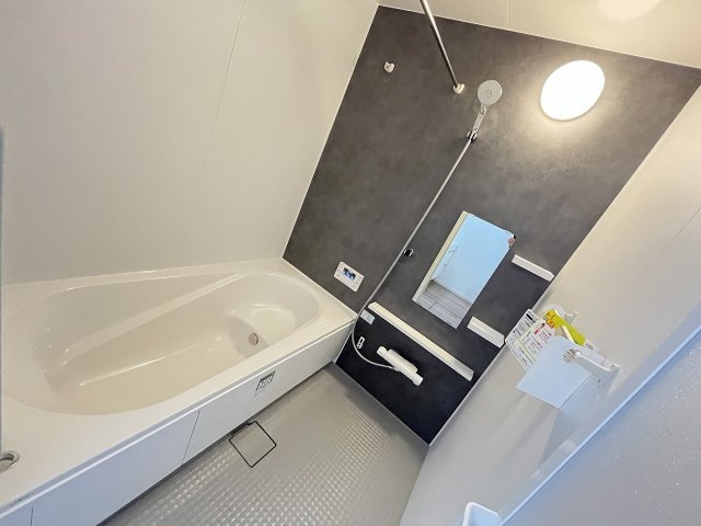 【浴室】 | 福岡市早良区賀茂2丁目4期　1号棟（全1棟）【仲介手数料無料・0円】 | 施工例。浴室です。施工例は完成時と異なる場合があります。