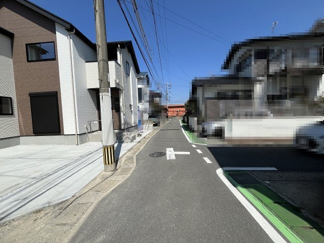 【その他】 | 福岡市早良区賀茂2丁目4期　1号棟（全1棟）【仲介手数料無料・0円】 | 現地写真。前面道路です。