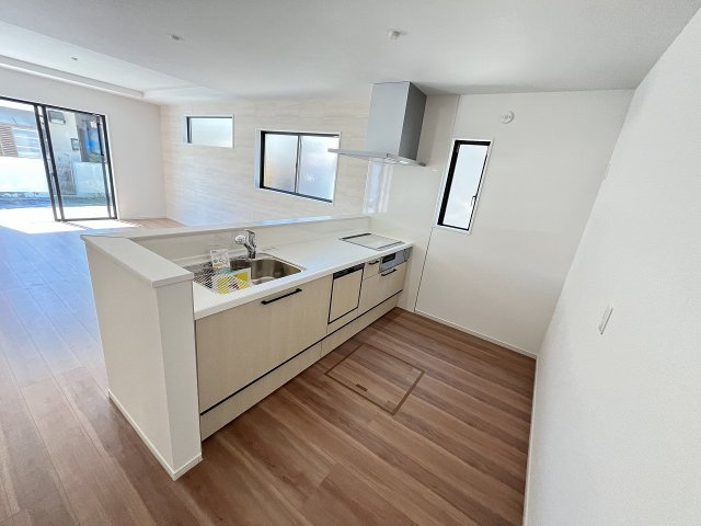 【キッチン】 | 福岡市早良区賀茂2丁目4期　1号棟（全1棟）【仲介手数料無料・0円】 | 施工例。施工例は完成時と異なる場合があります。