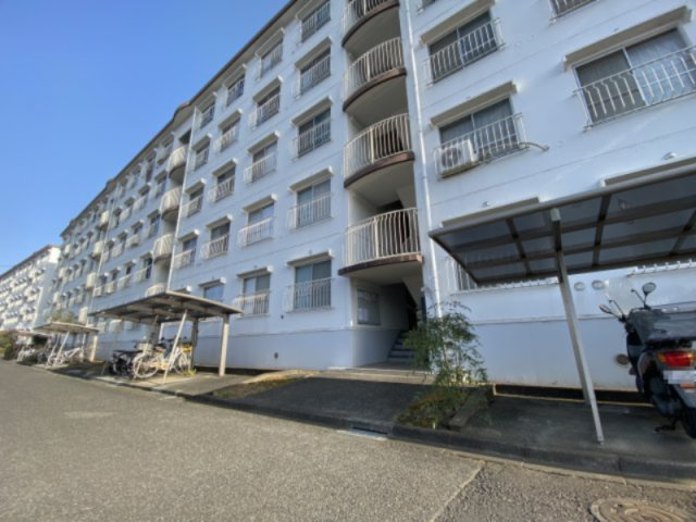 ハイネス入間ガーデニア2号棟の外観