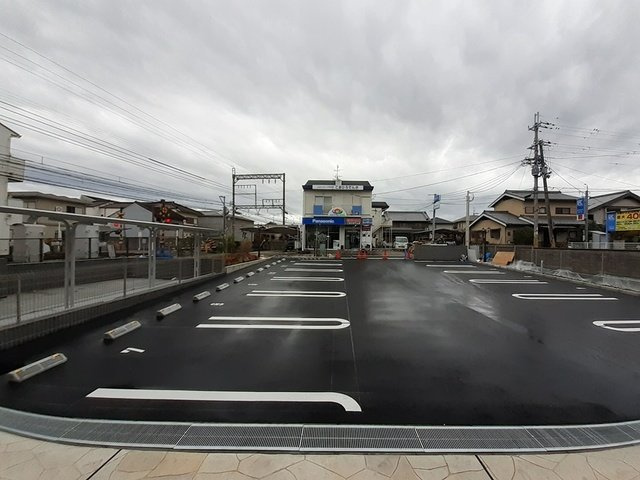 カルムの駐車場