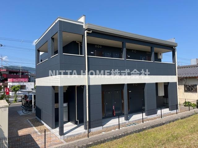 ブランコ　ロサ（Ｂｒａｎｃｏ・Ｒｏｓａ）のエントランス|敷地内に駐車場＆駐輪場があります！