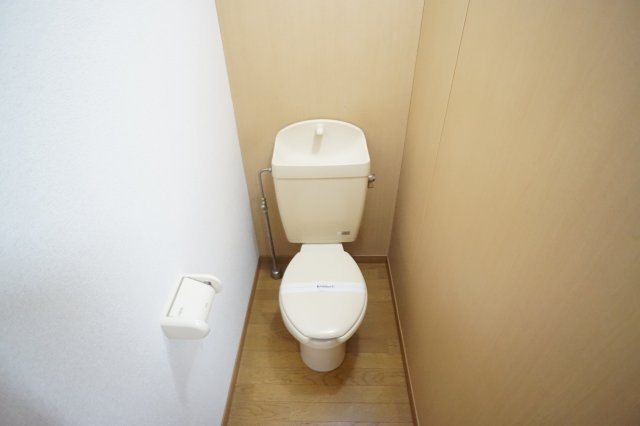 レオパレス冨田の浴室|風呂・トイレ　セパレート。