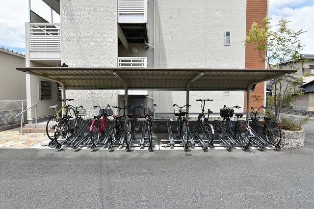 レオネクストコミンチャーレ九条のその他|駐輪場