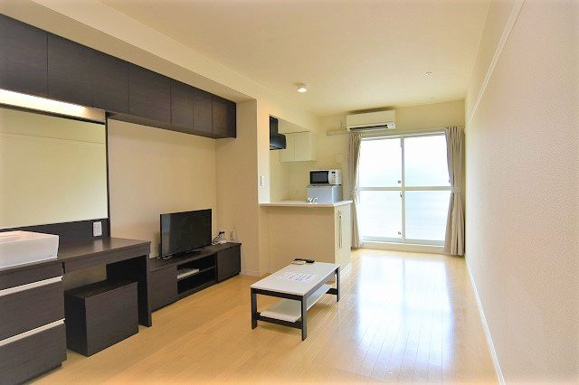 レオネクストコミンチャーレ九条の居間・リビング