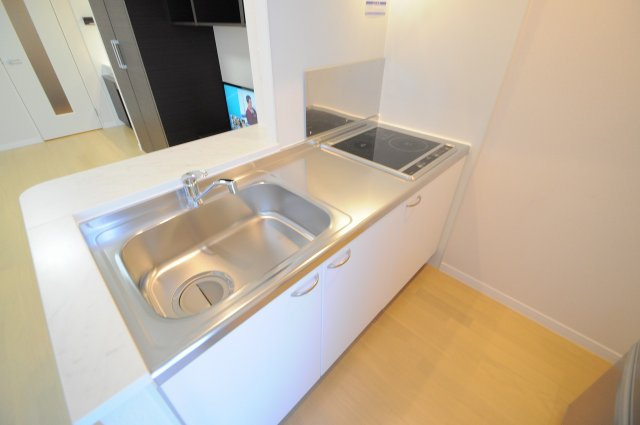レオネクストコミンチャーレ九条のキッチン|ワイドキッチン　オープン型で会話も弾む♪　広々シンク