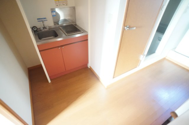 レオパレスオアシスの居間・リビング|1Fフローリング仕様　　セコムセキュリティ完備（無料）