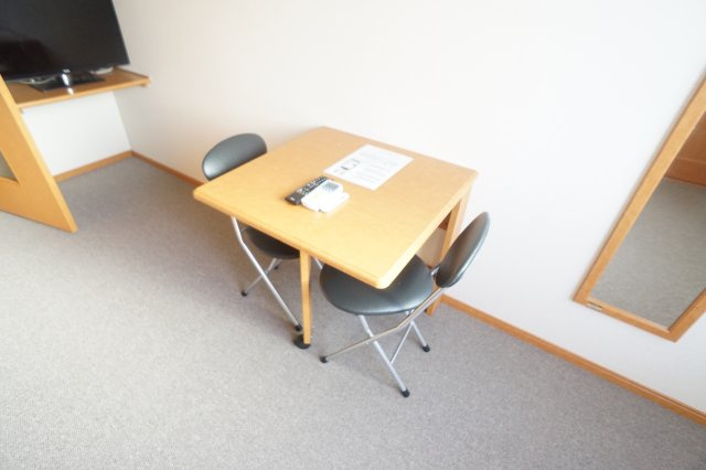 レオパレスオアシスのキッチン|2口コンロ