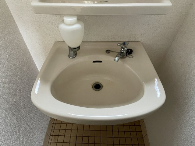 三友ビルの洗面所