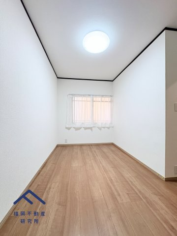 アムール堤の洋室