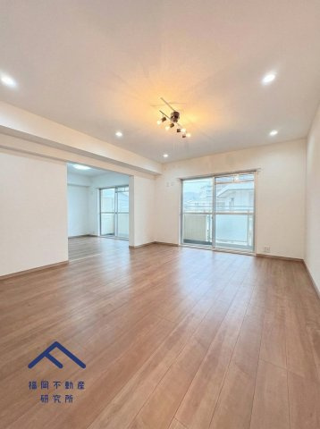 アムール堤の居間・リビング