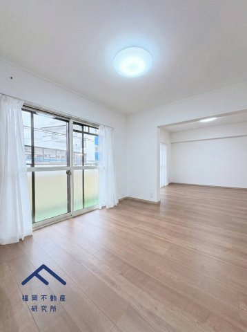 アムール堤の居間・リビング