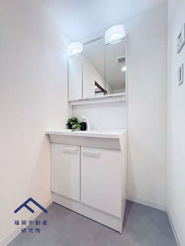 アムール堤の独立洗面台