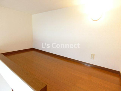 【内装】 | クレール成田 | ロフトはベッド代わりや収納に使えます。